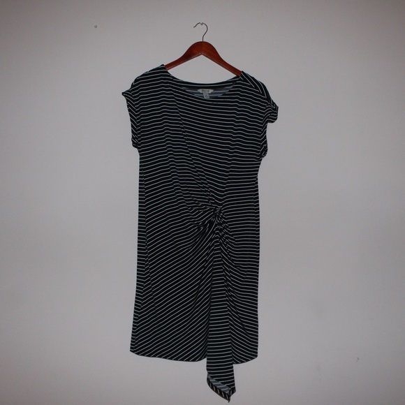 Kenneth Cole Reaction Dresses & Skirts - Kenneth Cole Reaction Black & White Striped Dress Women’s Medium Summer Dress